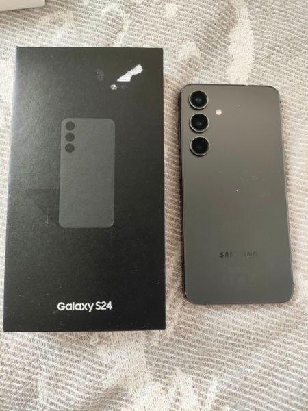 Samsung Galaxy s24. Официал s24/256 фото